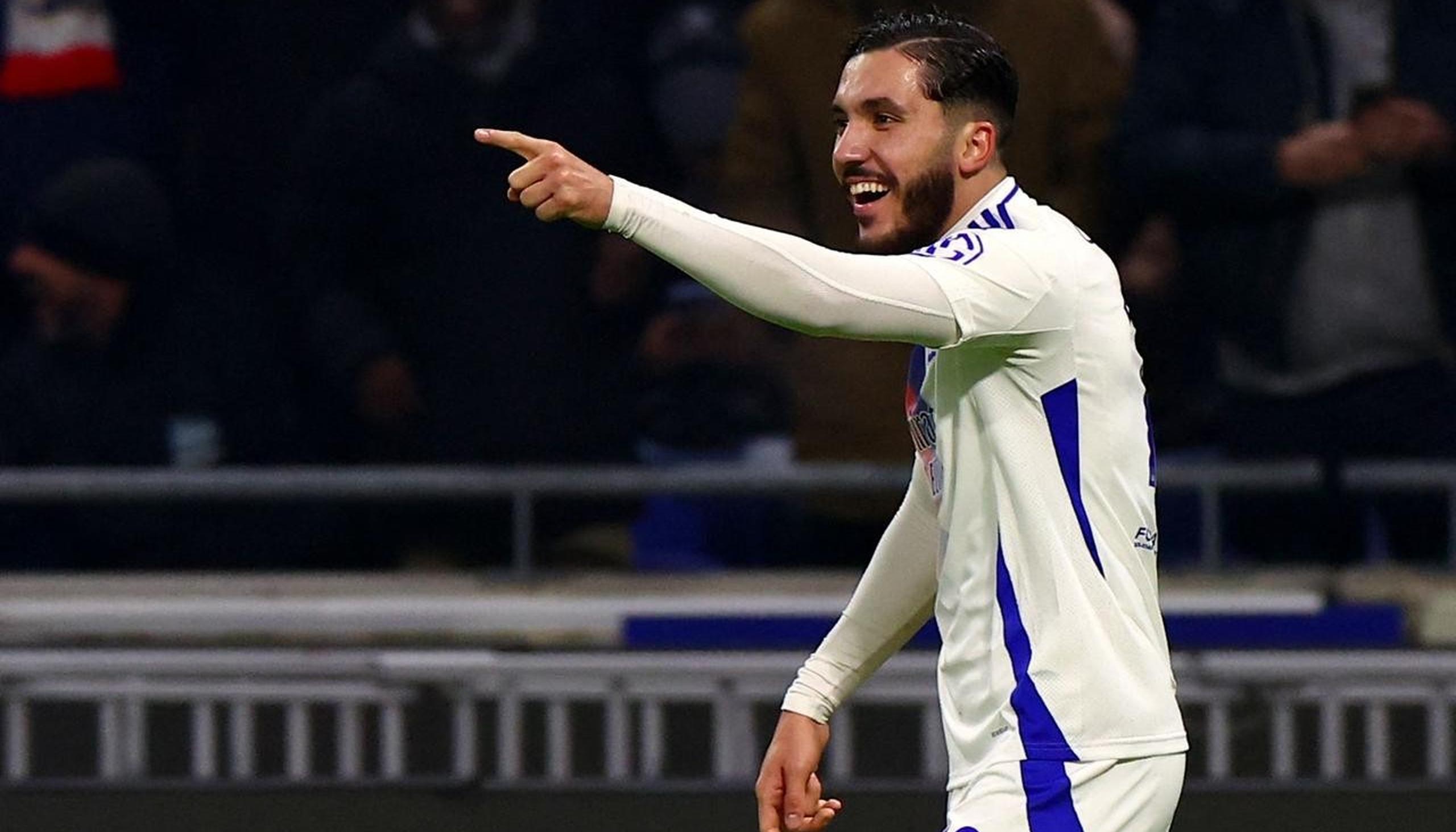 包含里昂战平曼城，贝尔补时绝平足总杯的词条