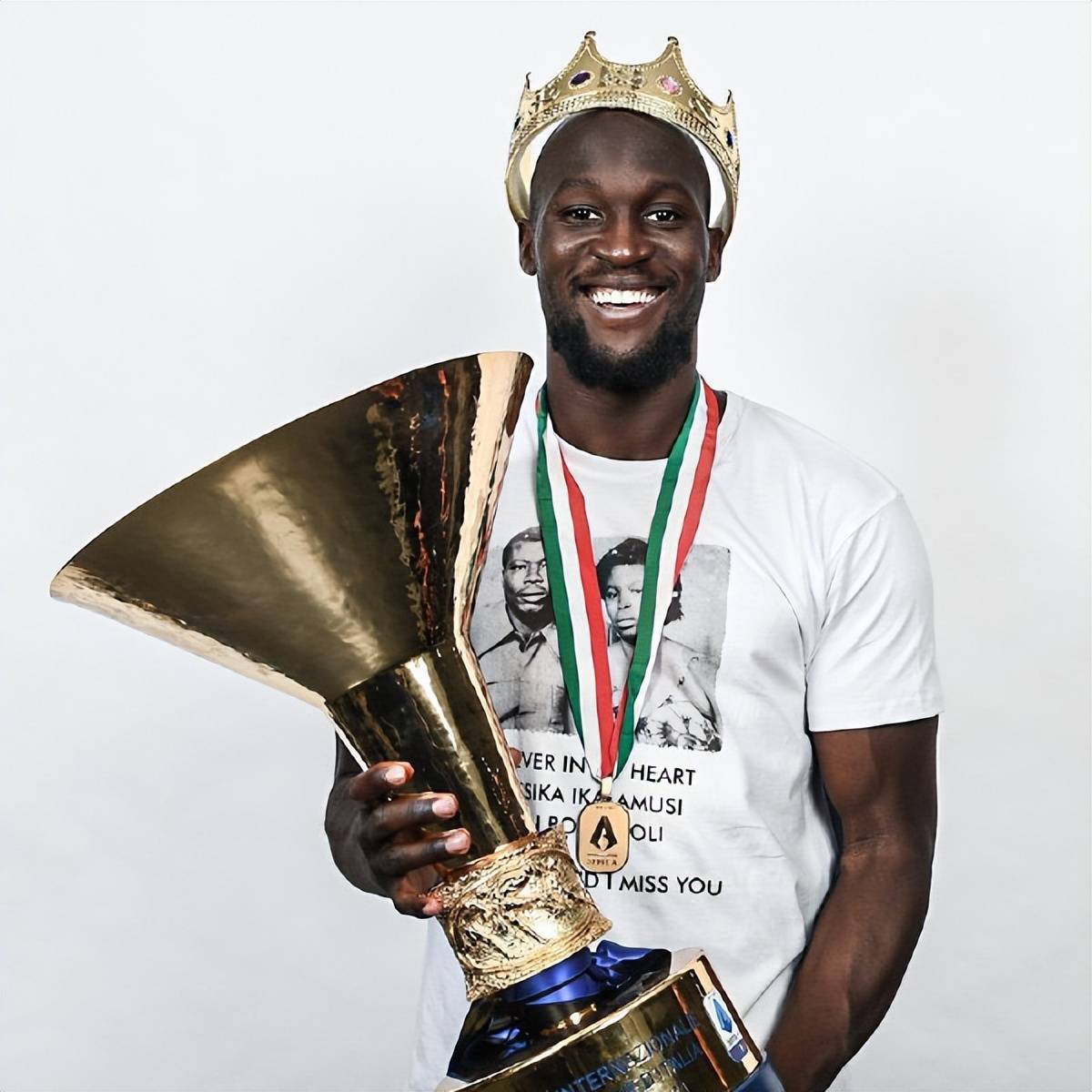 切尔西轻取巴黎圣日耳曼，范戴克乌龙送礼意甲的简单介绍